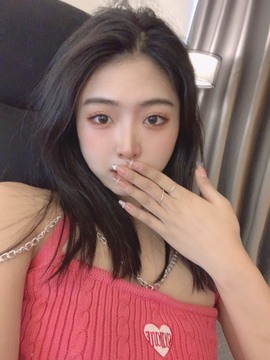李李只李你主播照片