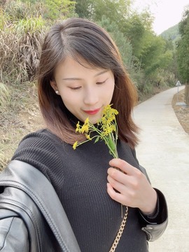 小疯子～来喽主播照片