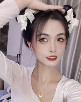 酥软退主播照片