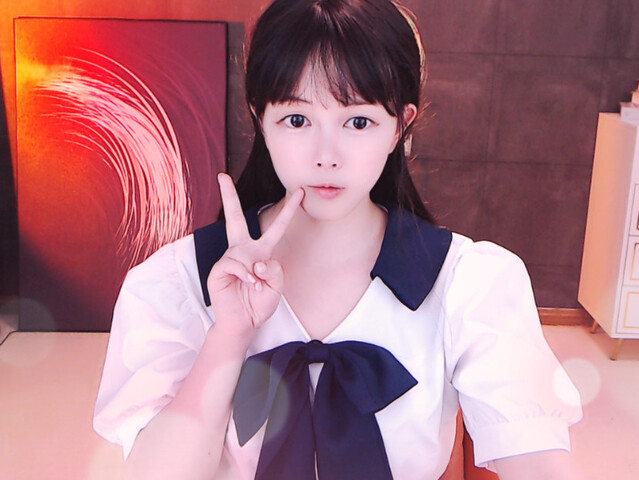 温七七💛新人小学妹