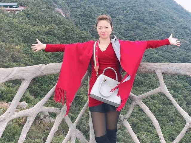萍萍^O^海报