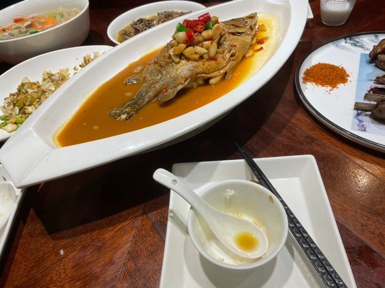 骑小黄车追法拉鲲。主播图片
