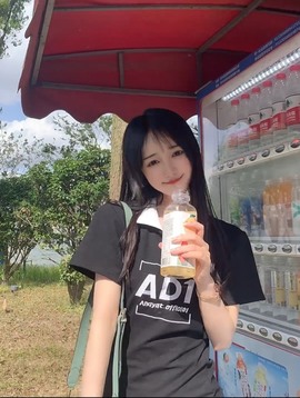于小鱼爱唱歌~主播照片