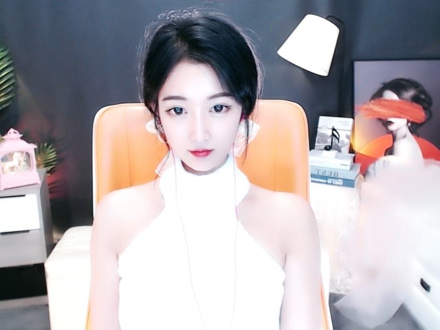 六间房:在线视频娱乐直播平台,直播精彩人生