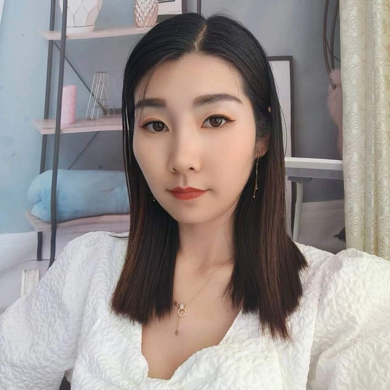 白光月亮的主播海报