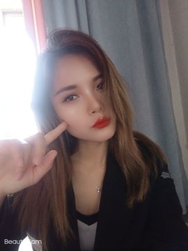 果果爱喝奶茶的图片