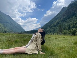 开朗！主播照片