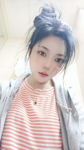 ღ娜娜ぃ安静唱歌🍀主播照片