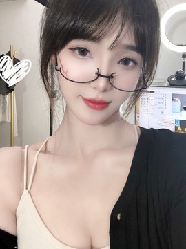💫亚轩否极泰来主播照片