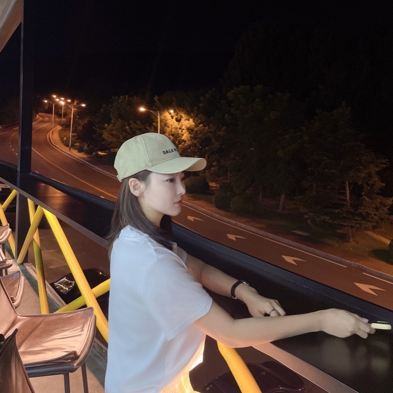 咪🐰🐰的主播海报