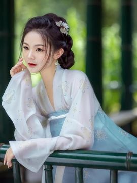 小甜贪财好色💕主播照片