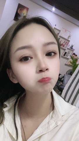 玲子祝大家新年快乐~主播照片