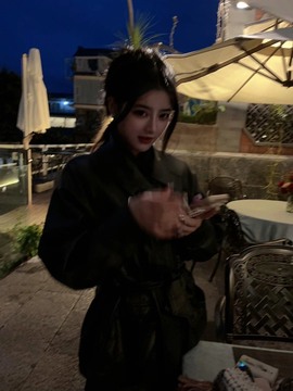 思思👑主播照片
