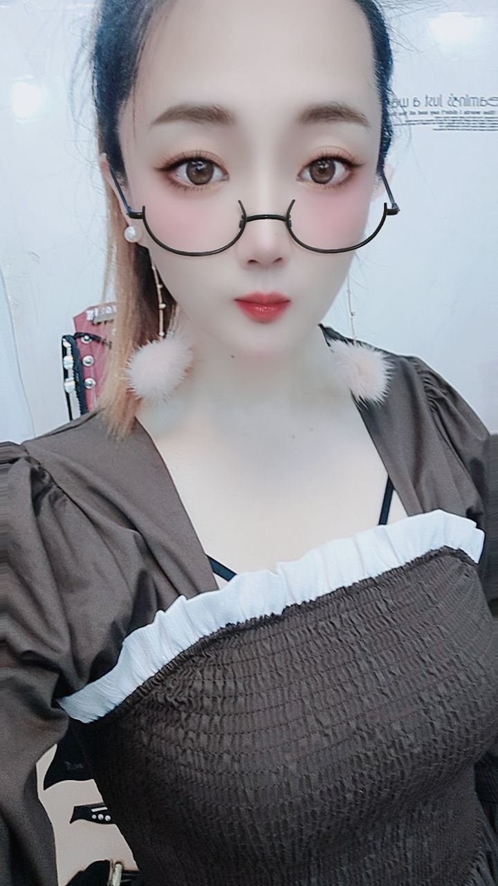 丑小鸭💞愿有一束光的图片