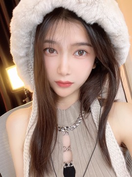 陈丝丝肚子疼休主播照片