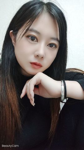 沁馨ღ求百元榜主播照片