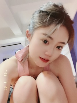 新人甜欣儿的图片