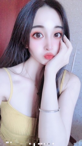 小玲宝🧸安静唱歌主播照片