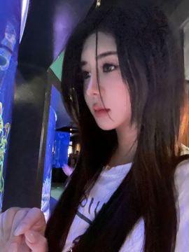 曼曼🌙暂停直播主播照片