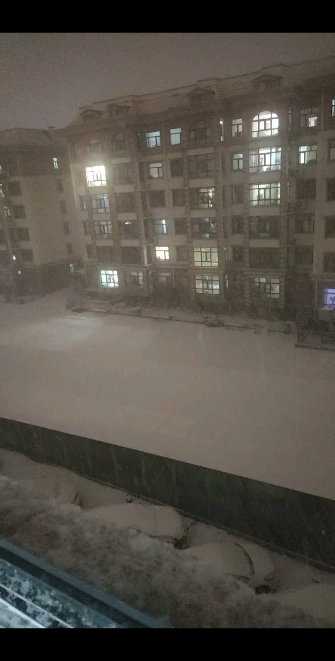 又下雪了……