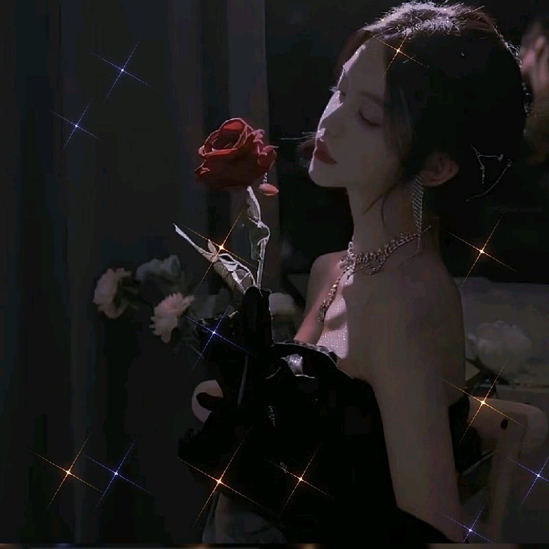 七七🥂的主播海报