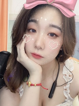 小小♥休的图片