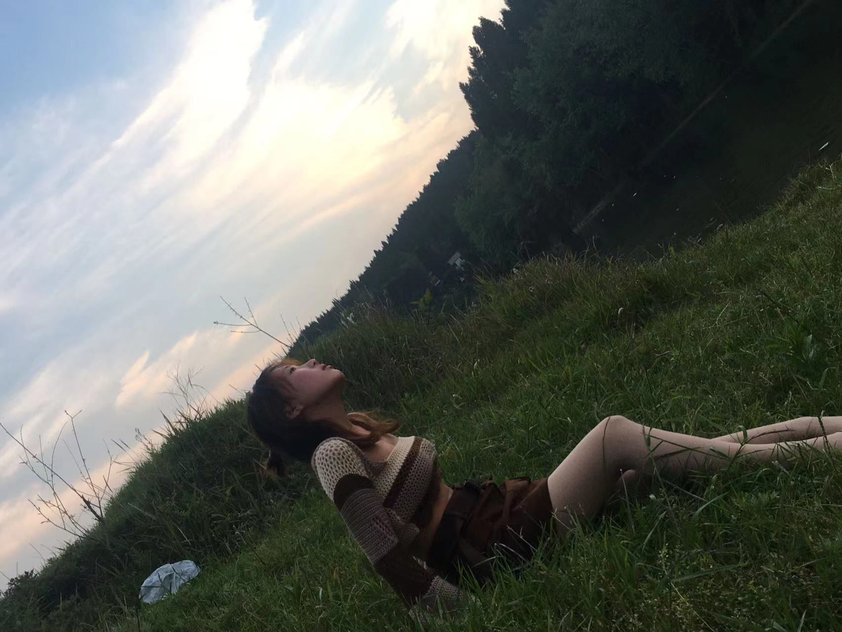 缺愛的依依求守護的主播照片