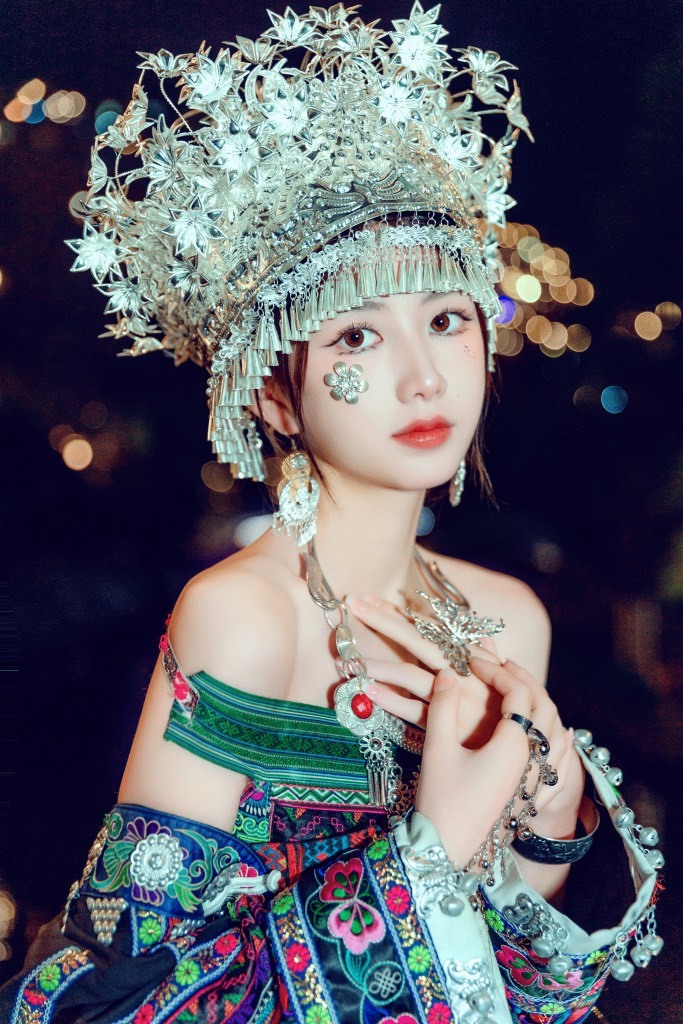 一只小绮梦贺小明天尊的图片