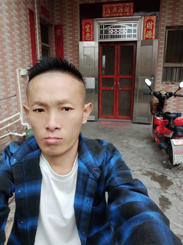 下岗男胡优顺？的图片
