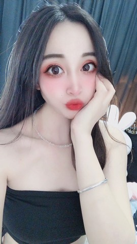 小玲宝🧸安静唱歌主播照片