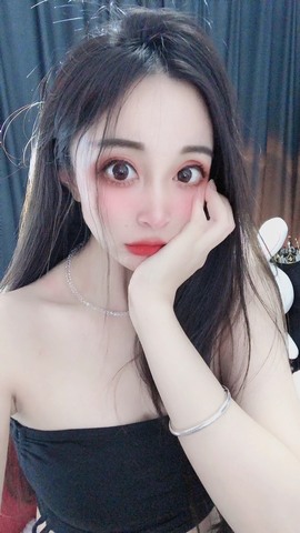 小玲宝🧸安静唱歌主播照片
