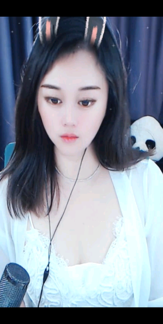 只想有人陪，有人宠爱