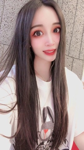 小玲宝🧸安静唱歌主播照片