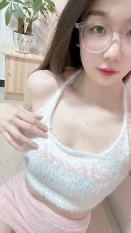 小小♥休主播照片