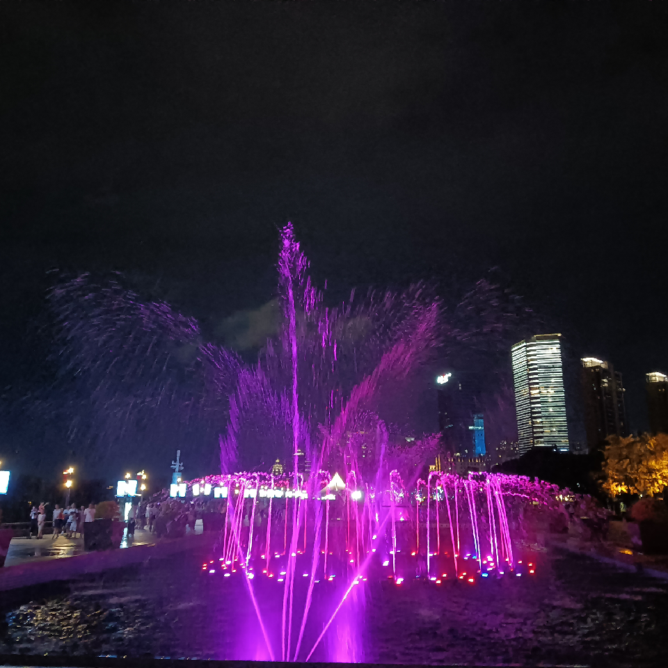 Qh奶盖海报