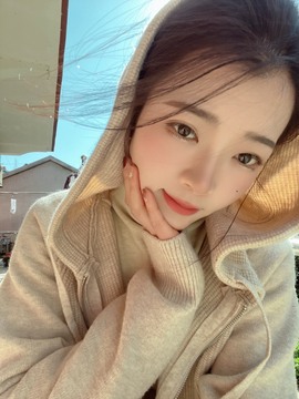 微晨美女主播照片