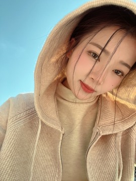 微晨美女主播照片