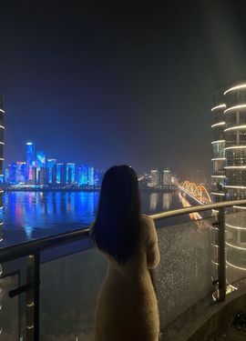 浮若若主播照片