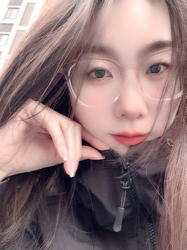 小小♥休主播照片