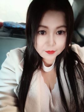 静静无所谓主播照片