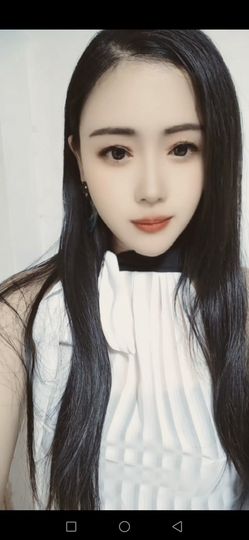 全平台最惨的玫瑰主播照片