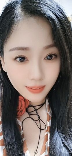 全平台最惨的玫瑰主播照片