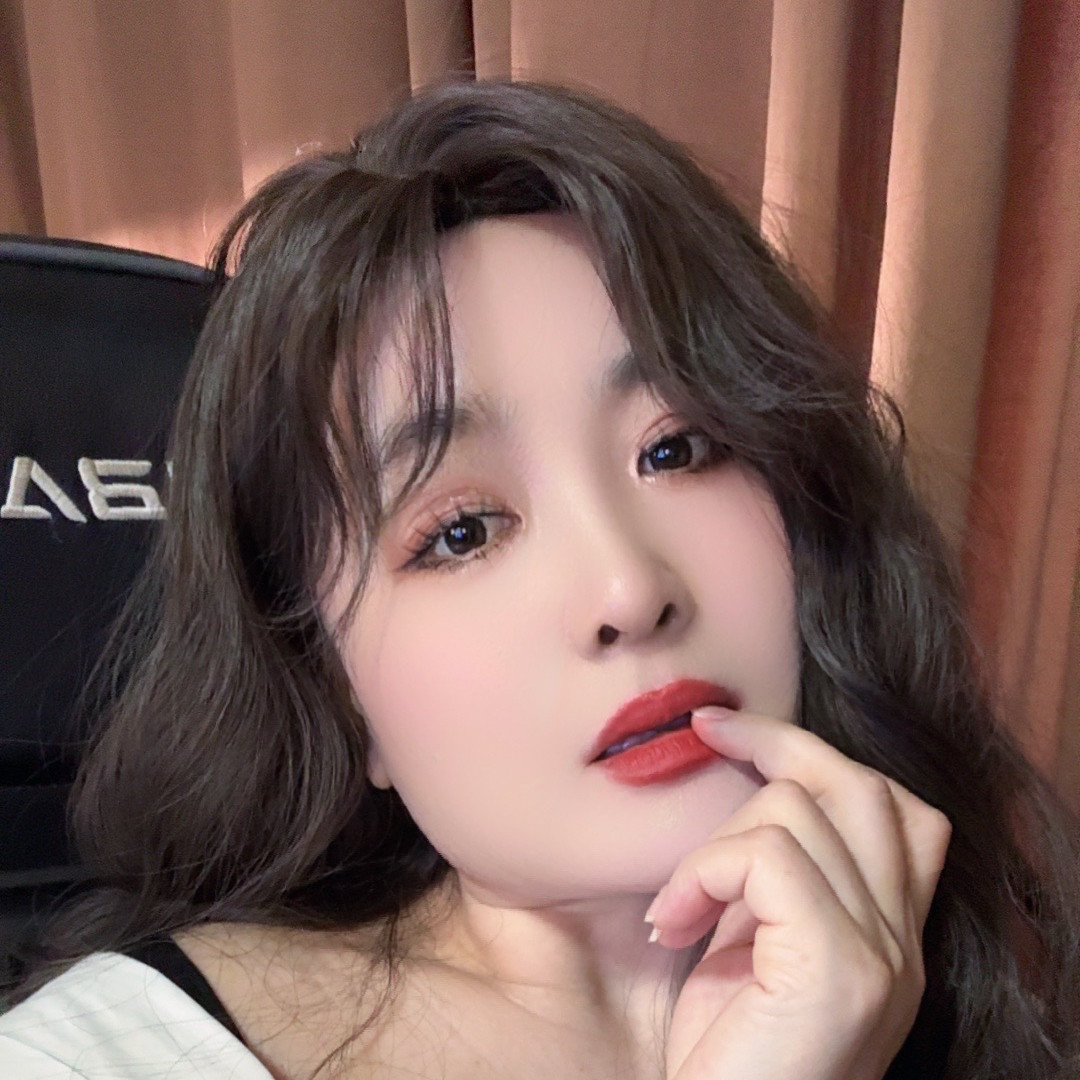 肉肉小娘子没人疼的直播间