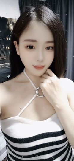 全平台最惨的玫瑰主播照片