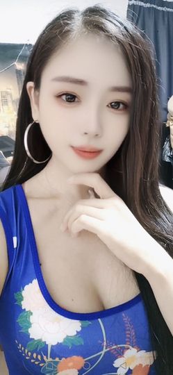 全平台最惨的玫瑰主播照片
