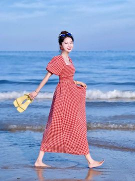 浪摆的女人主播照片