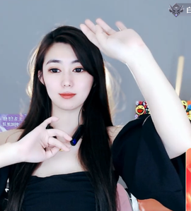 咬着牙💕主播照片