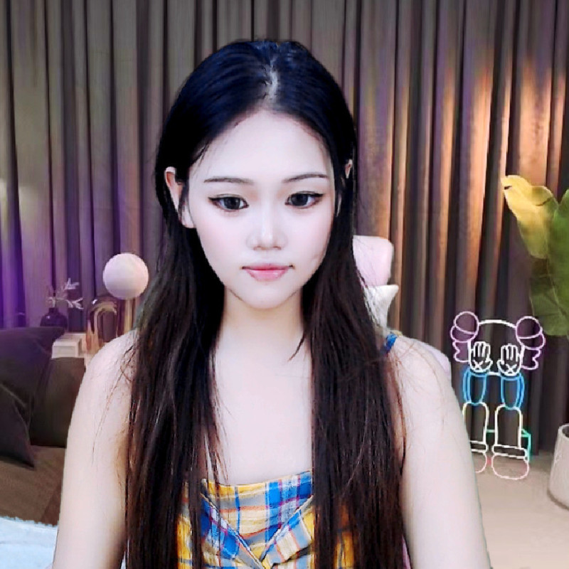 新人小韩哦的主播海报