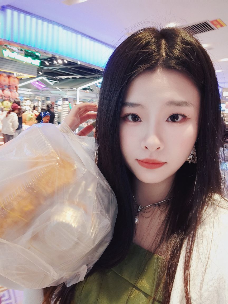 浮若若的图片