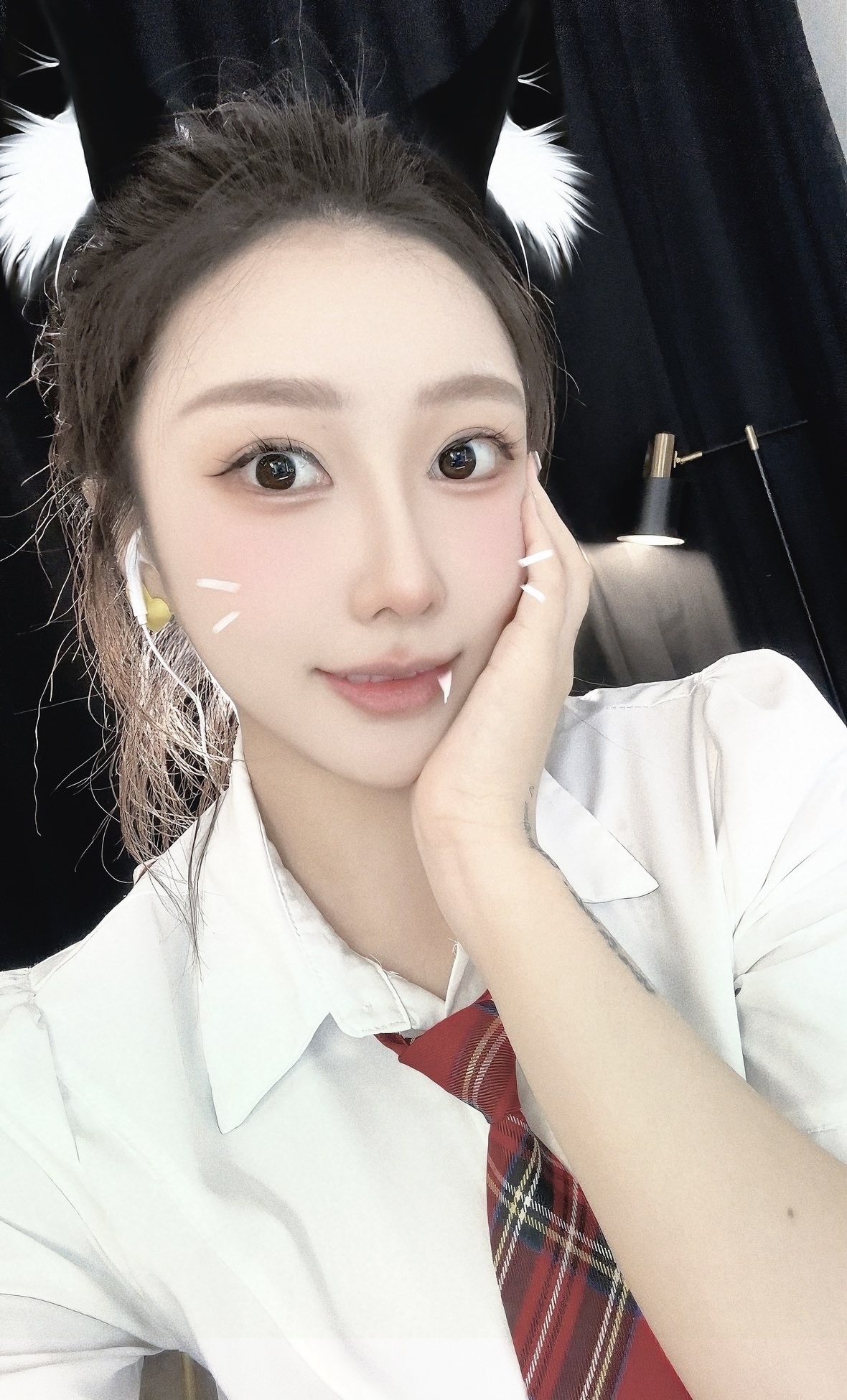 抱抱馨💌24号播主播图片